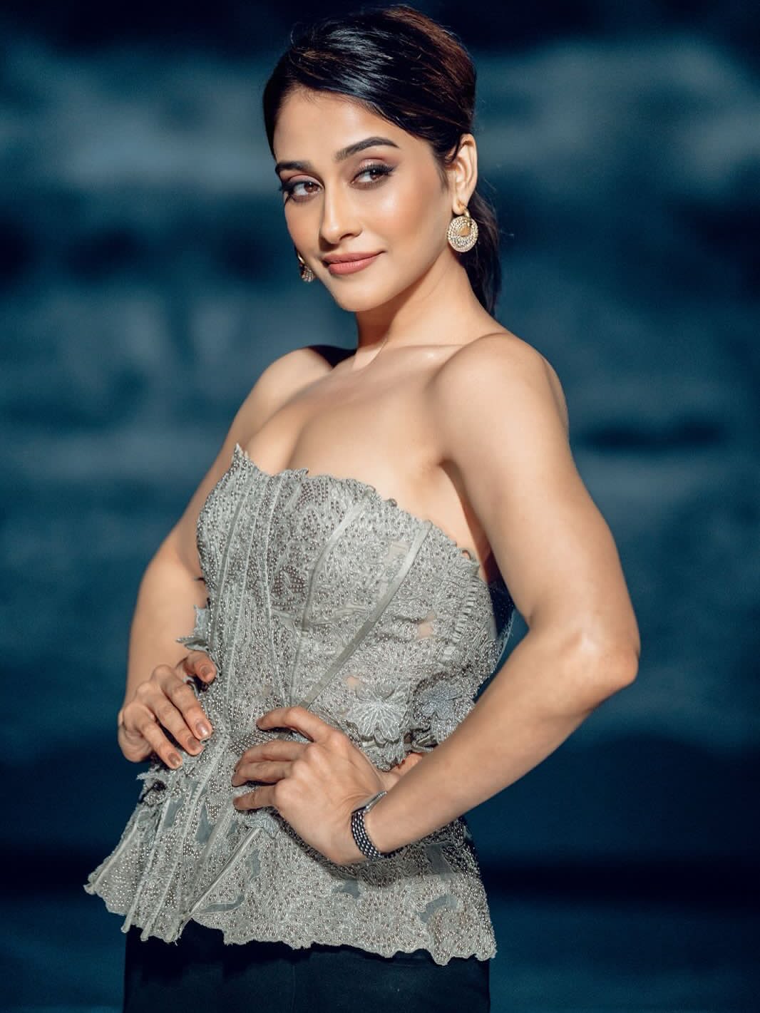 G3OBVS_WYAE8Cxv?format=jpg&name=large