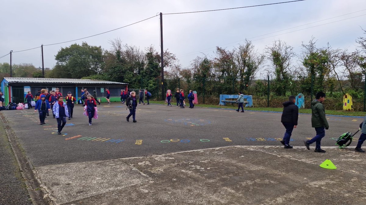 The pupils have reached our first landmark, <a href="/KingJohnsCastle/">King John's Castle</a> in our daily mile challenge. Next stop, <a href="/BunrattyCastle/">Bunratty Castle & Folk Park</a> . Well done everyone 😃<a href="/thedailymile_ie/">The Daily Mile IRE</a>