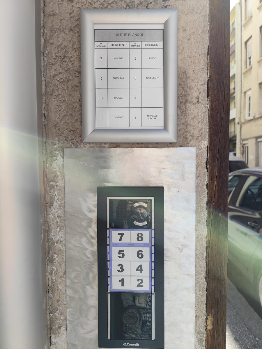 graphindustry's tweet image. Rénovation de platine interphone
Installation des numéros, pose d'un cadre clic-clac avec liste de correspondance.
@graphindustry
graph-industry.fr
#graphindustry #interphone #signaletique #cadreclicclac #artisan #work #madeinfrance