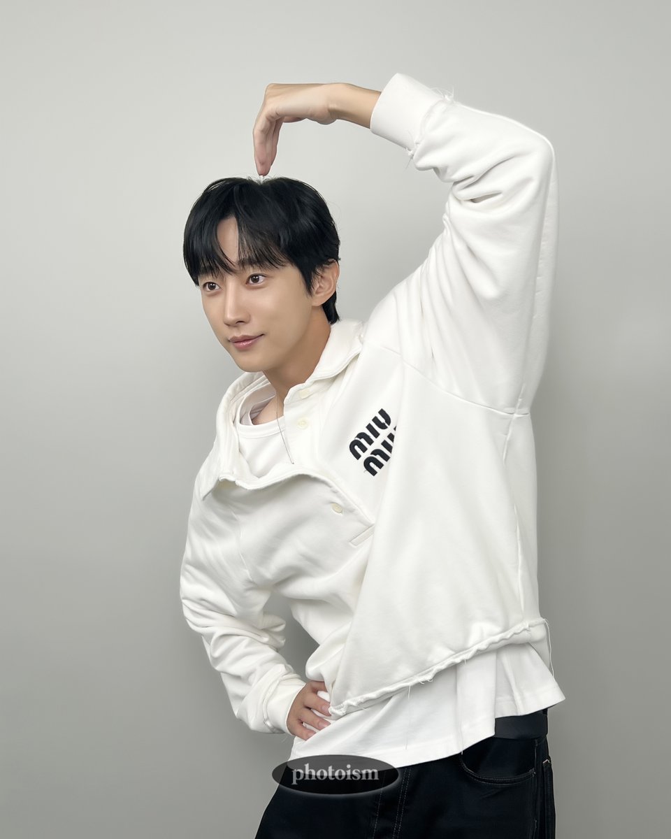 PHOTOISM X Jinyoung

진영 비하인드 선물 도착 🎁

잘생기면 오빠라고 하던데
그럼 진영 배우는 (◔,◔) 💭

진영오빠오빠오빠 …[더보기]
라고 부르면 될까요 ? 😘

#포토이즘 #진영

ONLY IN PHOTOISM