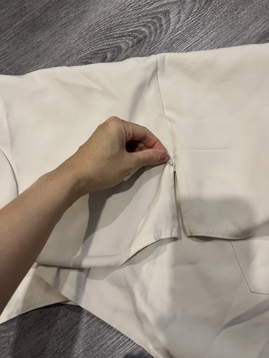etermmmmmm's tweet photo. ส่งต่อเสื้อแขนยาวสีครีม เป็นซิปข้างหลัง
ขนาดฟรีไซต์ 

🥰ส่งต่อ 60฿ รวมส่งจ้า

#เสื้อผ้ามือสอง #เดรส #เสื้อผ้ามือสองสภาพดี #กระโปรงทำงาน #ส่งต่อเสื้อผ้ามือสอง
#เสื้อแขนยาว #เสื้อกันหนาวมือสอง https://t.co/JwOkWlECFr