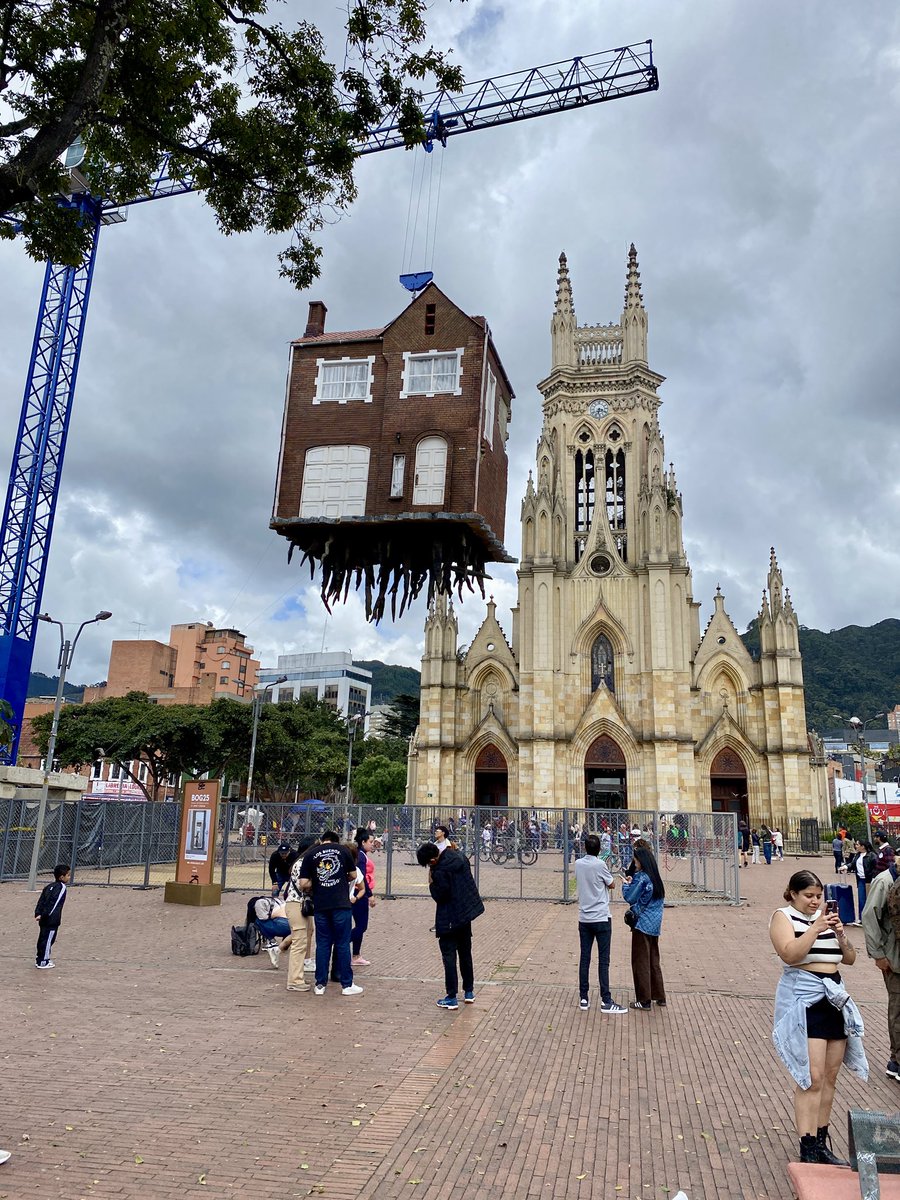 Iba caminado por la trece y de pronto me sentí “arrancado de raíces”