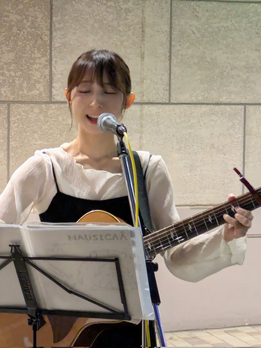 yuu_misaka0827's tweet photo. おかちまちガチ道ライブ。
ayakaLABOちゃん😊
お初でしたが、歌声も印象的でとても魅力的なアーティストでした☺️✨️
ayakaちゃん。
ありがとうございました😄
#ayakaLABO
#おかちまちガチ道ライブ https://t.co/cYxXQLi28S