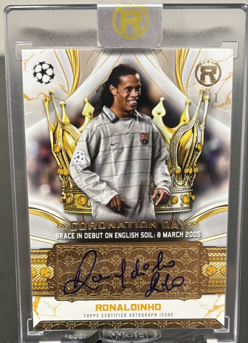 Mat4soccer's tweet image. @10Ronaldinho fans. Check out this ridiculous 1/1 Ronaldihno Reverance Coronation Day Crowned Legend. #topps #Brazil @CBF_Futebol @BrasilEdition

goldin.co/item/2025-topp…