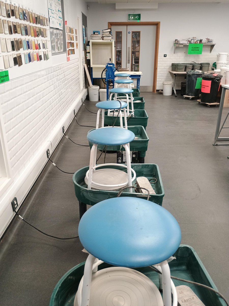 We’re delighted to have opened Meadowbank Community Hub and Library in Cranford yesterday. 

Come along and check it out for yourselves 👉hounslow.gov.uk/news/article/1…

#hounslow #library #cranford #onehounslow