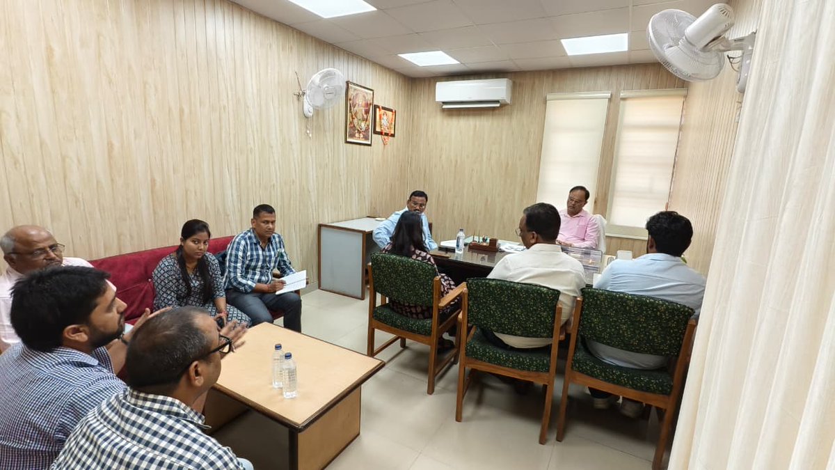 UPNEDA_Agency's tweet photo. A meeting was held between UPNEDA Senior Project Officer Shri R.P. Singh and the HCL Foundation team to discuss Training Centre upgradation and capacity-building initiatives focused on strengthening renewable energy skill development across Uttar Pradesh. 

#UPNEDA #HCLFoundation #RenewableEnergy #upnedatrainingcentre #SkillDevelopment #CleanEnergy #SustainableUP 
@CMOfficeUP
@JoshiPralhad
@aksharmaBharat
@isomendratomar
@ChiefSecyUP
@ACS_Energy
@MinOfPower
@mnreindia
@PetroleumMin
@Nise_Gurgaon
@SECI_Ltd