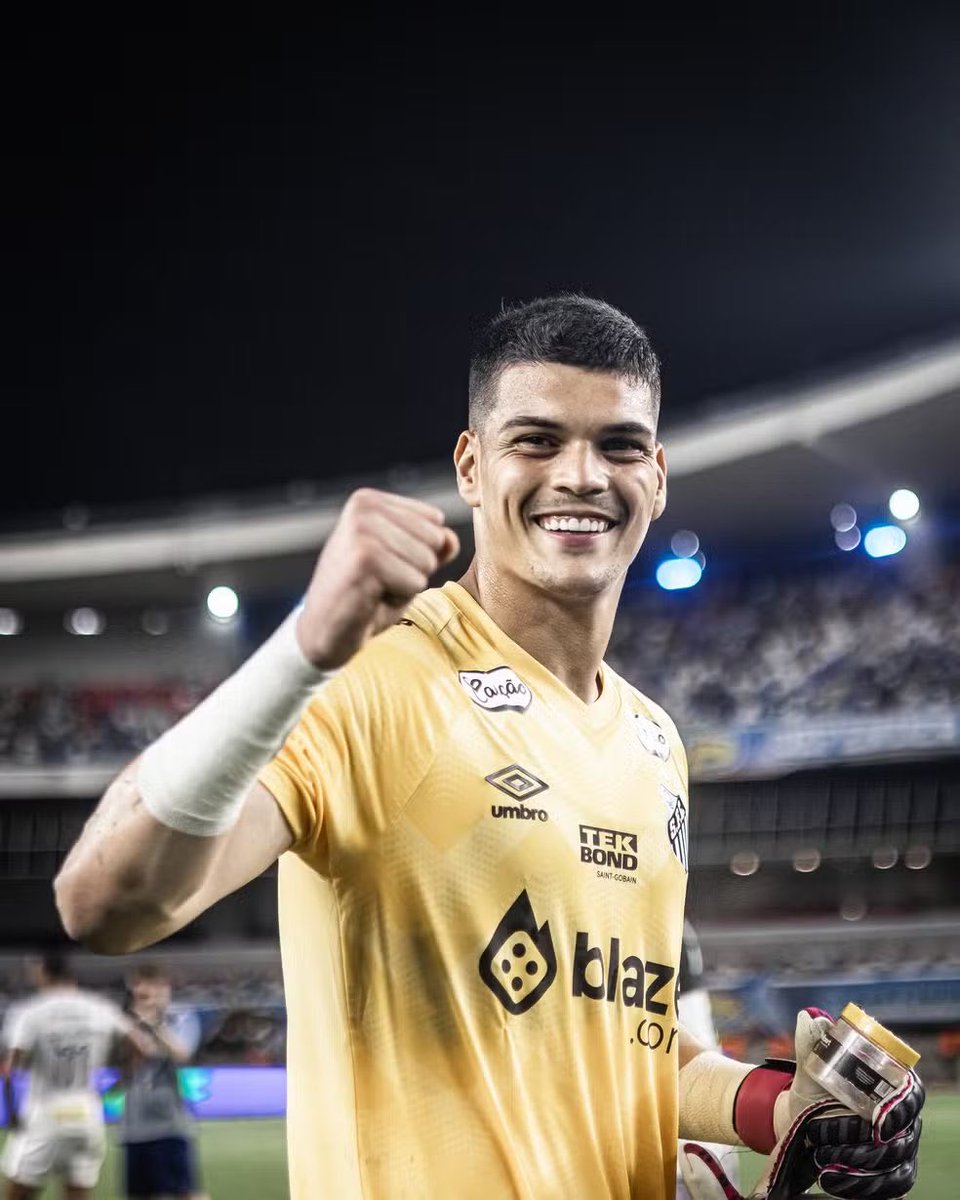 Hugo Souza nunca me enganou goleiro fraco do caralho.

Gabriel Brazão muito melhor do que esse frangueiro.