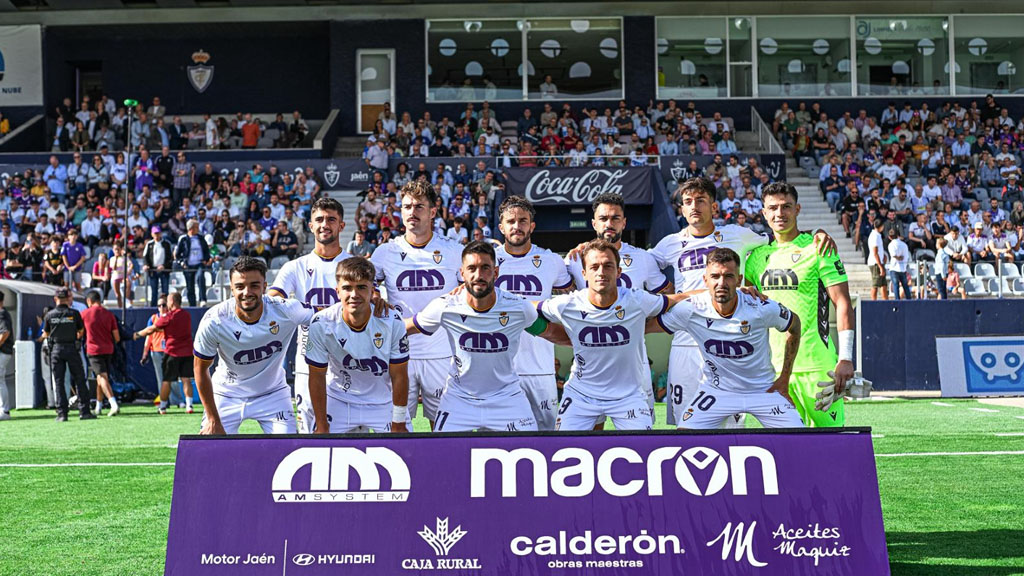 Ayuntamiento y Real Jaén acuerdan la cesión del estadio de La Victoria por 75 años

El histórico equipo jienense, ahora en Segunda Federación tras su ascenso, dispondrá del principal estadio de la ciudad durante los próximos años

🌐 csur.red/FEoZ50XaZJV