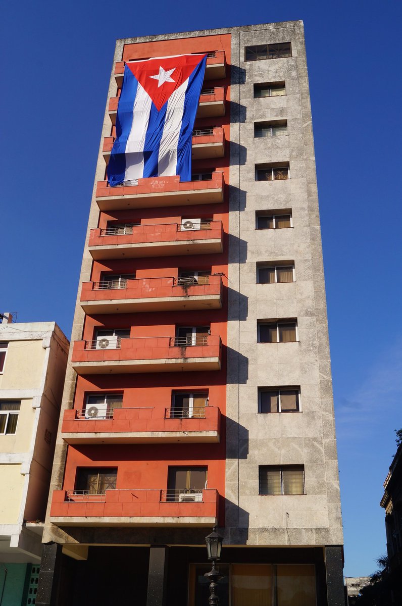 Saludamos con orgullo la jornada del 13 al 29 de octubre, en homenaje al 38 Aniversario de creación de la Empresa de Ingeniería y Proyectos del Petróleo. Desarrollaremos múltiples actividades🇨🇺
#PetrolerosPorCuba 
#Cuba 
#DePieYCombatiendo