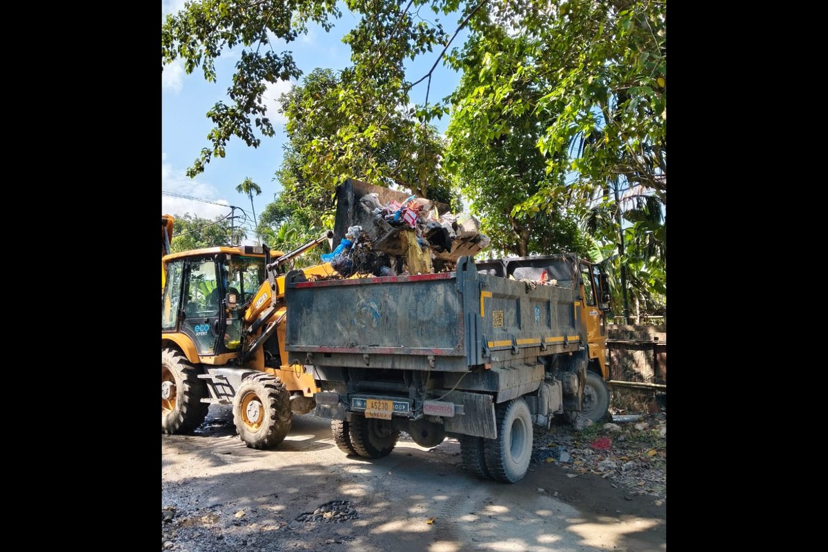 OilIndiaLimited's tweet photo. OIL Hospital, Duliajan, under #SpecialCampaign5_0, continues its #cleanliness drive—strengthening its commitment to cleaner spaces, workplace #efficiency, and reduced #pendency — a step toward a #SwachhBharat and sustainable workplace.
#Swachhata #Cleanliness #OilIndiaLimited https://t.co/CBu4gHissE