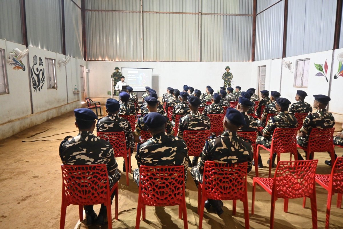 28bnssb's tweet image. 28वीं वाहिनी SSB अंतागढ़ में वाहिनी कमांडेंट श्री अरुण देवगम के मार्गदर्शन में "Cyber Security Awareness Class" आयोजित।
संचार सहायक कमांडेंट श्री घनश्याम सिंह ने डिजिटल सुरक्षा, डेटा संरक्षण और साइबर सतर्कता पर उपयोगी प्रशिक्षण दिया। #CyberSecurity #SSBAntagarh
@SSBFTRLUCKNOW