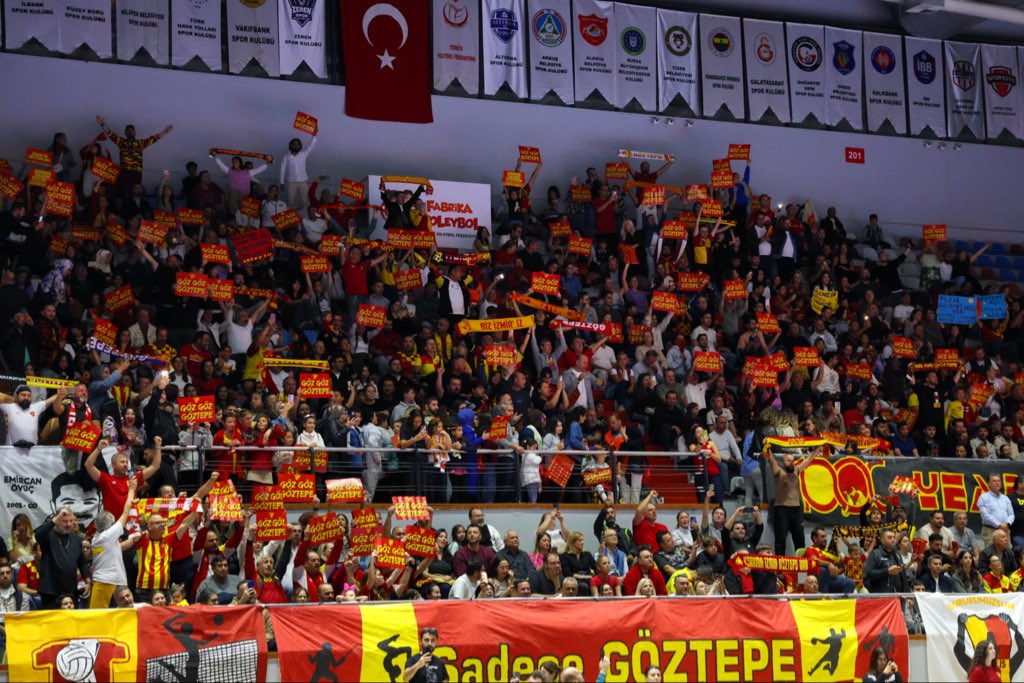 Göztepe sen başkasın! 💛❤️

23 yıl sonra Sultanlar Ligi’ne dönmenin heyecanını hep birlikte yaşadık.
Şimdi sırada nice başarıların sevincini paylaşmak, bu gurura birlikte ortak olmak var. 🤩