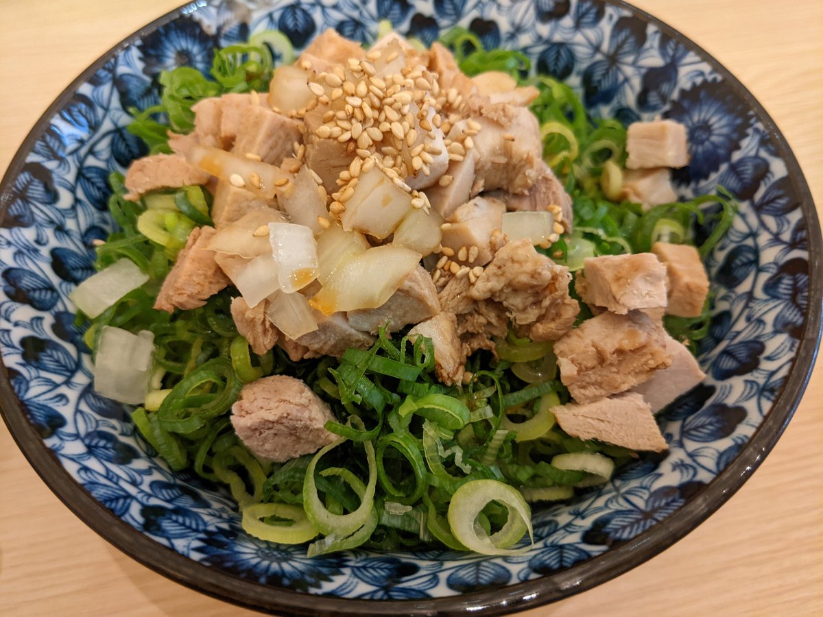 kanekobd's tweet photo. ①2025/9/14
中華そば ささき
★鬼昆布そば·塩(限定)
★肉飯

②2025/9/15
麺や遊大
★冷やし油そば
★卵まぶし丼(のり) https://t.co/5Oo53wnSof