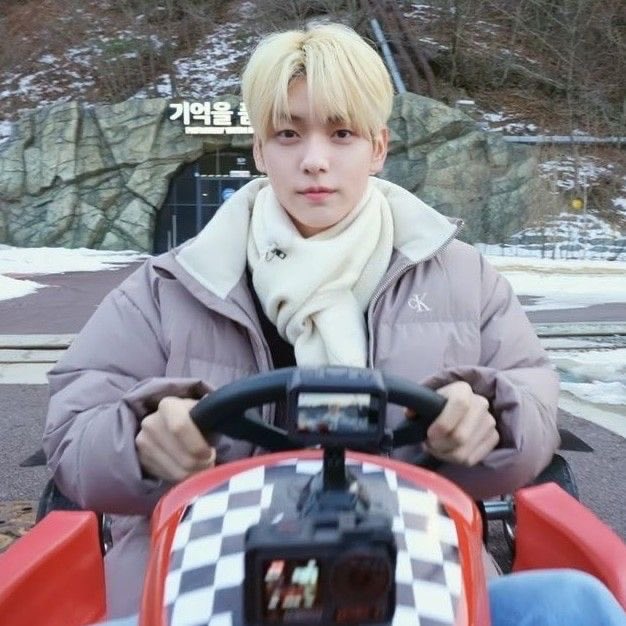 *menabrakmu dari depan wkwk