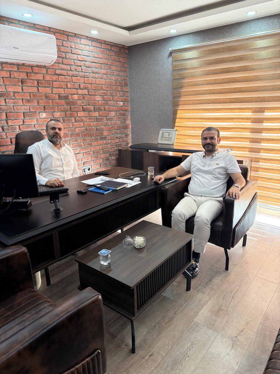 📍Haliliye 

Çok değerli yeğenim Mehmet Barut'un sahibi olduğu ''Zeytin Reklam''ı, yeni taşındığı ofiste ziyaret ederek, yeğenim ve ekibine hayırlı olsun dileklerimizi ilettik. 

Rabbim utandırmasın, nasibini bol eylesin.