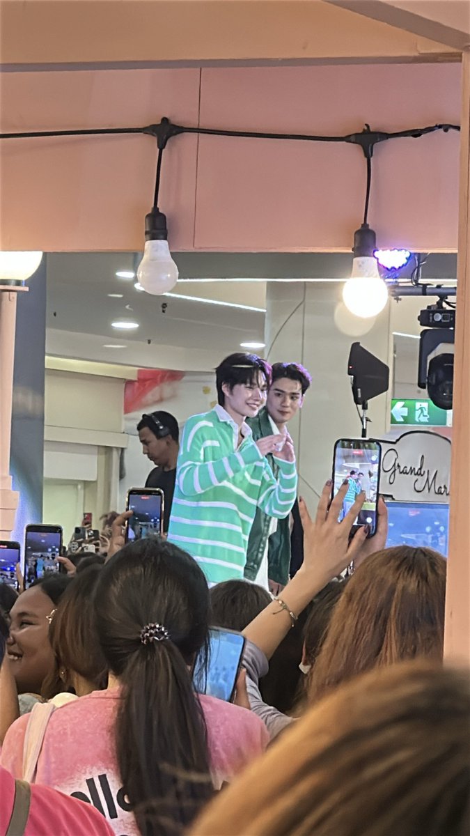 Peachner_'s tweet photo. เพิ่นคือสิฮักผู้นี้คักเนาะอ้ายเลา รักนะตัวเอง🫶🏻 จุ๊บุ๊ #LINEMANถูกสุดทุกวันxKengNamping https://t.co/e5EeK1AVDh