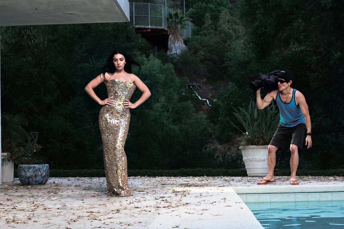 FilmUpdates's tweet photo. Charli xcx and director Gregg Araki photographed by Aidan Zamiri for Vanity Fair.

🔗: https://t.co/E1Yuq0LLGE https://t.co/6qpx9Tumc6