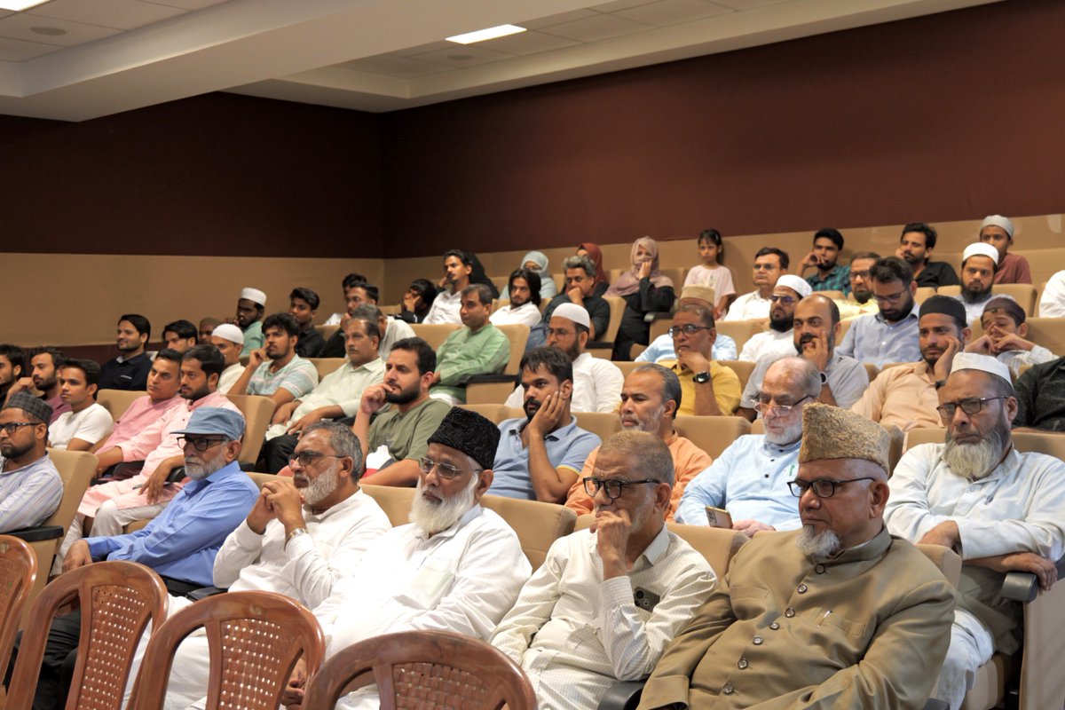 CenterForStudy1's tweet image. Dr Mohammad Rizwan, Director of the Centre for Study and Research (CSR), New Delhi, delivered a comprehensive lecture at the Weekly Ijtema on &quot;Drugs and Digital Addiction: What Does Modern Research Say?&quot; on October 5, 2025.