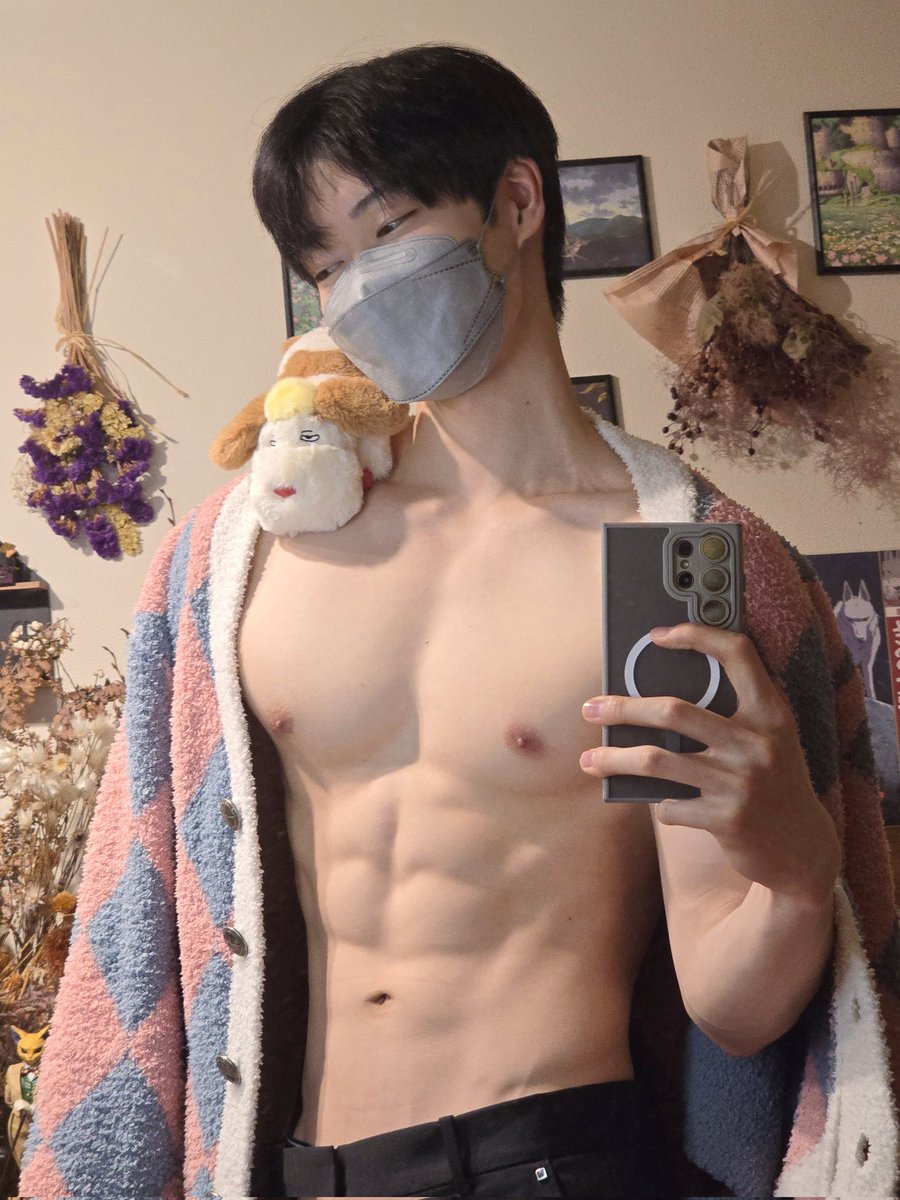 yuuki__kinchiku's tweet photo. ハウルのカーディガンGETしました✨️ https://t.co/g7AxepWe7h