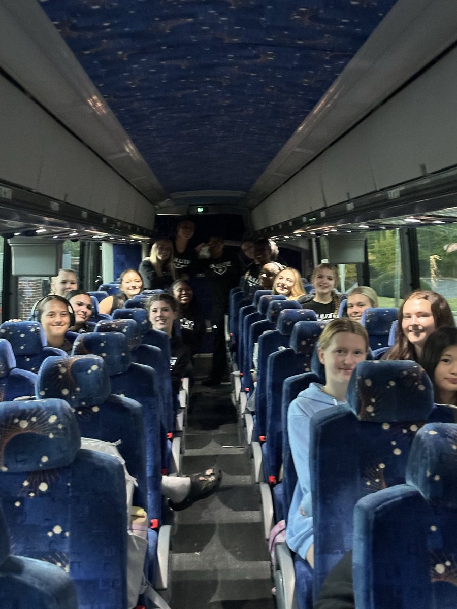 DuluthSoftball's tweet image. The queens of the diamond are on the road to Augusta for State Playoffs. Good luck to our fave Cats. 
Thx @duluth_wildcats AD Chris Hall for helping load the bus. 
#playhard
#leaveitallonthefield