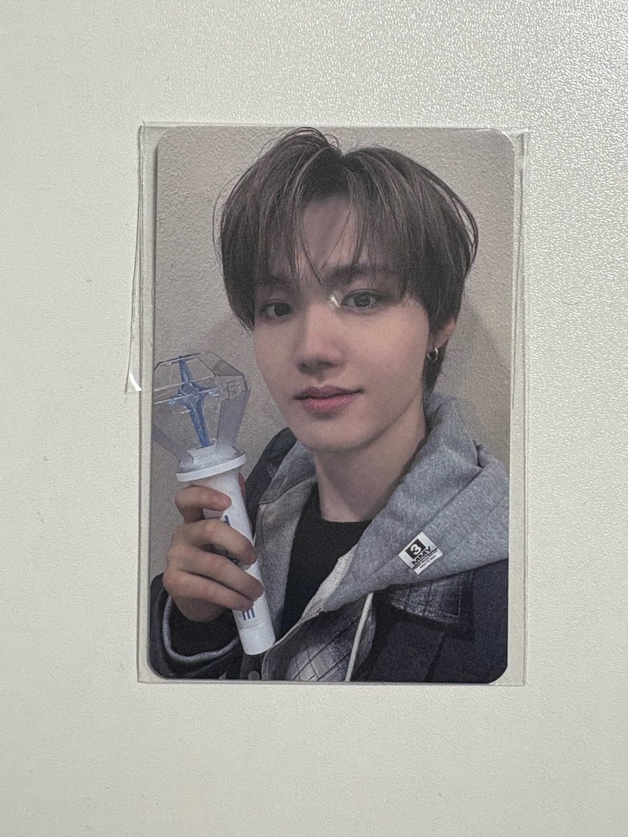 luv_seongho's tweet photo. 트레저 도영 응원봉 버전2 포카 양도

배포 1.5 (Gs반택선호)
OFFICIaL LIGHT STICK Ver.2

트레저 treasure 도영 응원봉 포카 양도 특전 포토카드 light stick doyoung 최현석 지훈 요시 준규 하루토 박정우 소정환 아사히 윤재혁 potocard treaser maker 음방 공방 반택 https://t.co/Zeq0ksaPjF