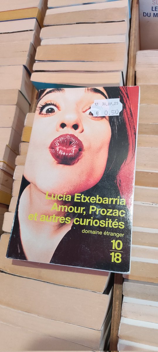 Recorriendo librerías de segunda mano en París se encuentra uno con cosas curiosas, <a href="/LaEtxebarria/">Lucia Etxebarria</a>