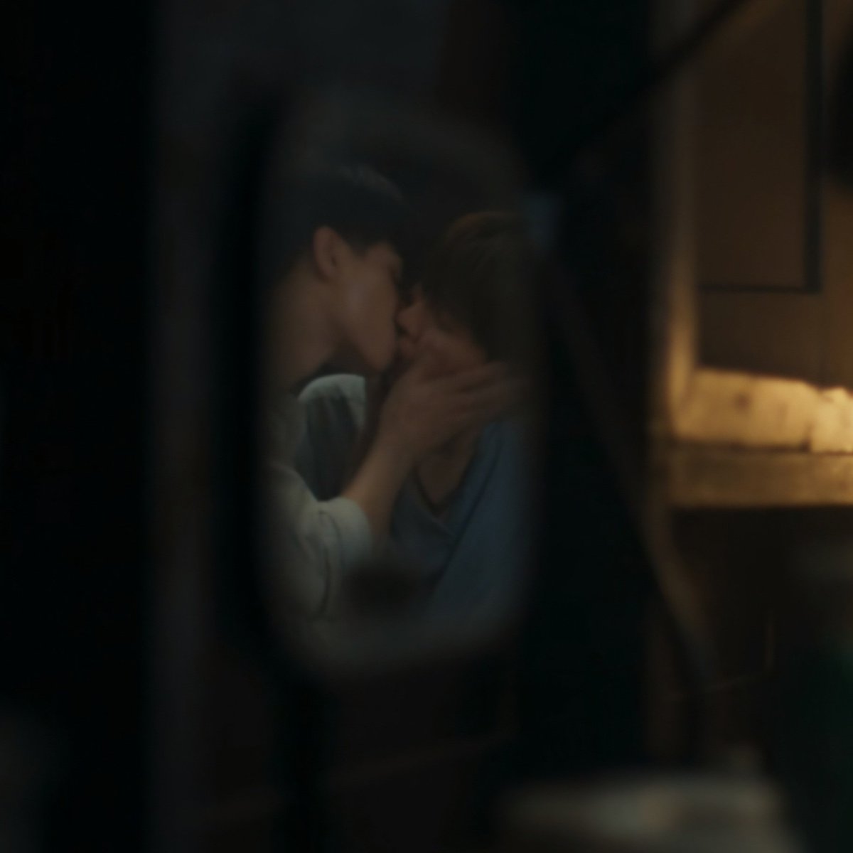axviiixixix's tweet photo. ไม่ชอบกระจกห้องน้องเขมเลย https://t.co/nnEFCyDHqw