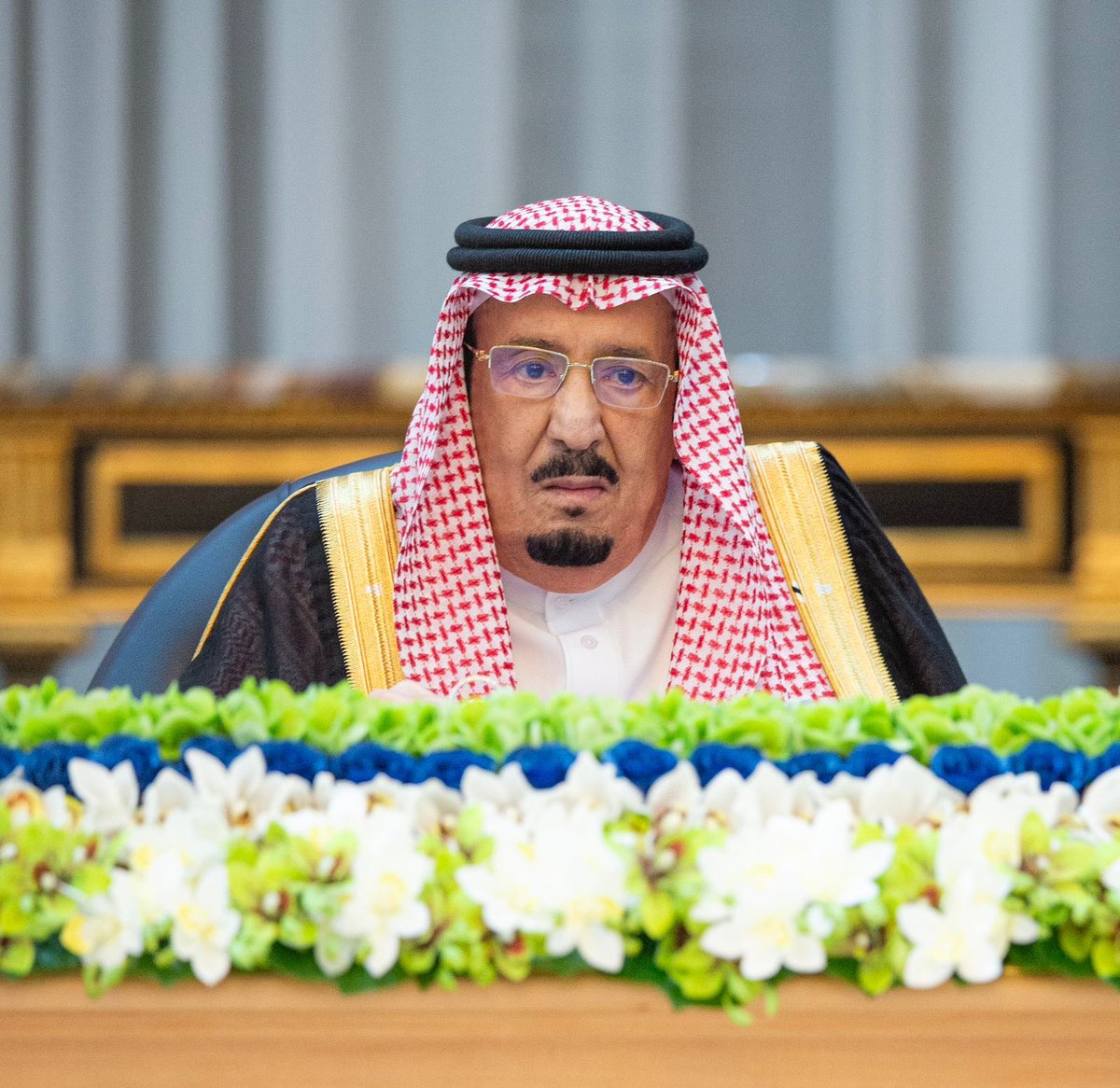 #خادم_الحرمين_الشريفين يرأس جلسة #مجلس_الوزراء في الرياض.

-