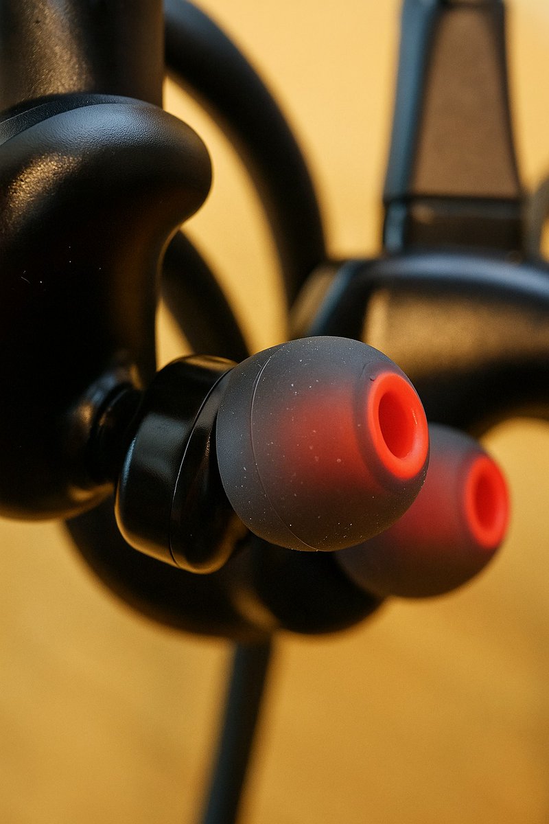 durgtech's tweet image. 🎧 Best True Wireless (TWS) Earbuds Under ₹1000 in 2025! 
Tried, tested &amp;amp; highly recommended for amazing sound, comfort, and battery life 🔋 durgtech.com/2025/08/tws-ea…

#TWSEarbuds #BudgetTech #EarbudsUnder1000 #Tech2025 #BestEarbuds #AffordableAudio #GadgetsIndia #MusicOnTheGo