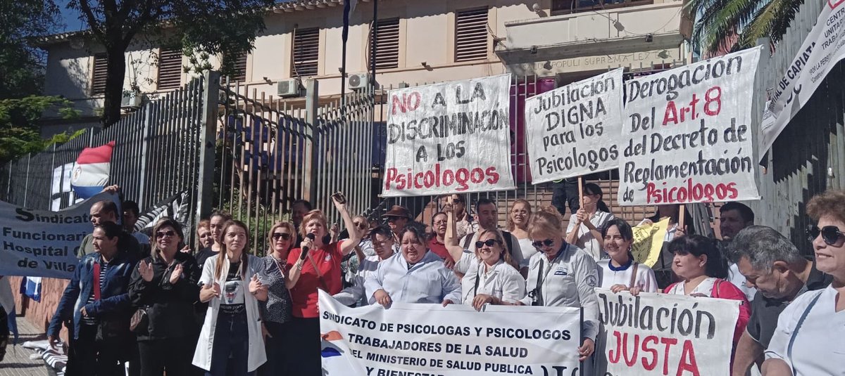 accionscpy's tweet image. Presentes en la movilización de trabajadoras y trabajadores del @msaludpy en exigencia por mejoras en las condiciones laborales, desprecarización y en defensa a la jubilación.