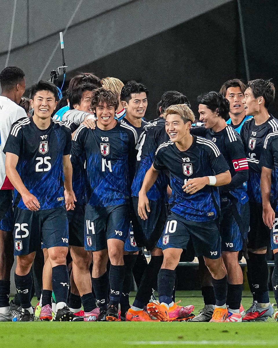🇯🇵 日本代表のブラジル戦 通算成績 🇧🇷

14試合目で歴史的初勝利！

● 1989年 0-1
● 1995年 0-3
● 1995年 1-5
● 1997年 0-3
● 1999年 0-2
△ 2001年 0-0
△ 2005年 2-2
● 2006年 1-4
● 2012年 0-4
● 2013年 0-3
● 2014年 0-4
● 2017年 1-3
● 2022年 0-1
○ 2025年 3-2

#サッカー日本代表