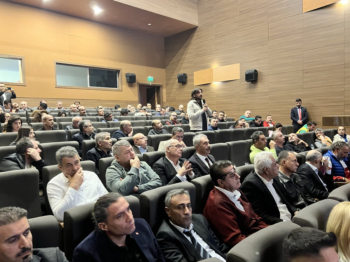 Okul Sporları Sene Başı Toplantısı, İl Millî Eğitim Müdürümüz Yasin Gülşen ve Gençlik ve Spor İl Müdürümüz Yasin Çakmakçı başkanlığında, okul müdürleri ile beden eğitimi öğretmenlerimizin katılımıyla Neşet Ertaş Kültür ve Sanat Merkezi toplantı salonunda gerçekleştirildi.