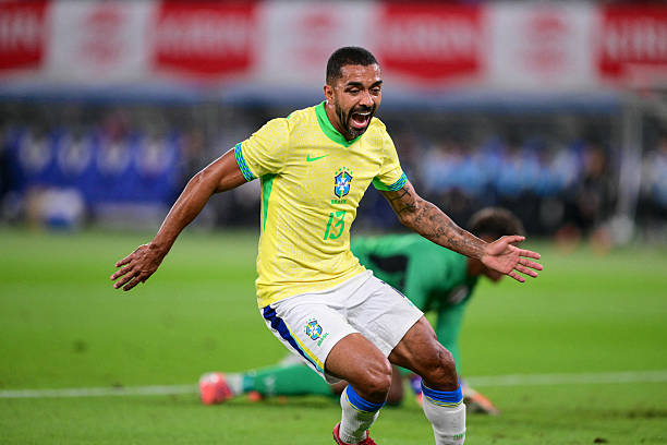 NewsAlmirantee's tweet photo. VOCÊS NÃO VÃO ESTRAGAR O DIA DO MEU MONSTRO SAGRADO PAULO HENRIQUE DE OLIVEIRA ALVES. https://t.co/Ip6wP85YPX