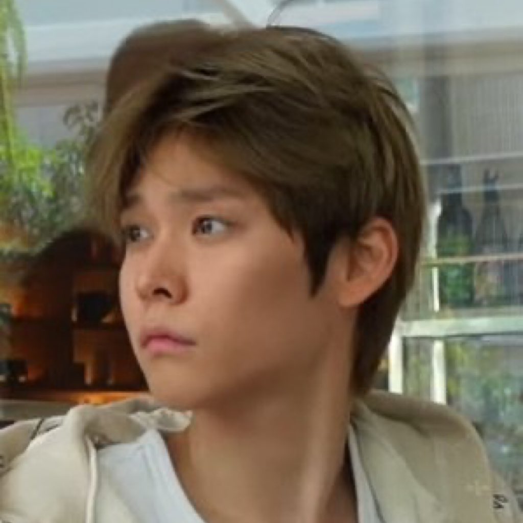 ทำปากงอเหมือนเจ้าเหมียว