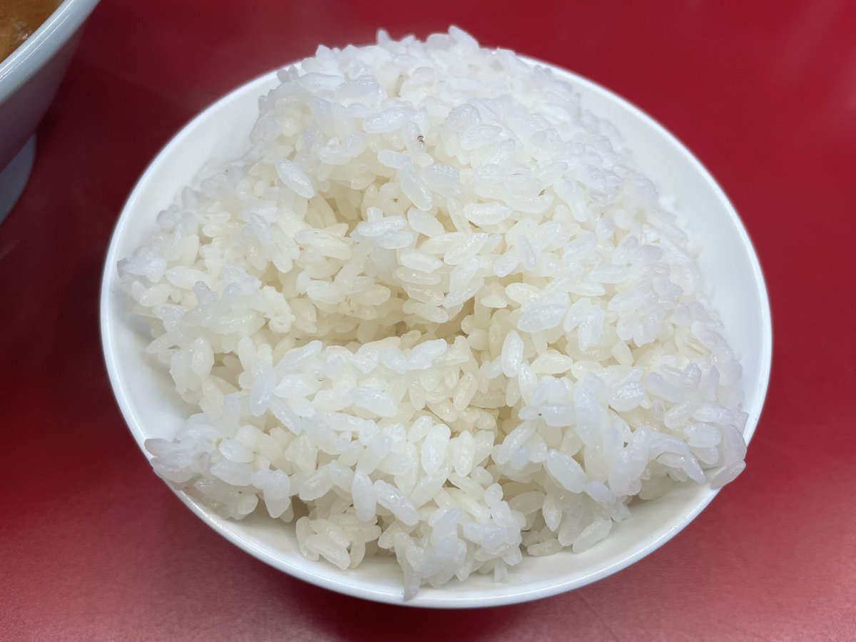 さすがにもう上着ないと寒いねの夜はこれっ！！
#ライス
#チャーシューめん大のりトッピング
#ライス
#豆板醤めっちゃ入れて後半にニンニクを少し
#ニンニク食べた後は歯磨きを2回連続でします