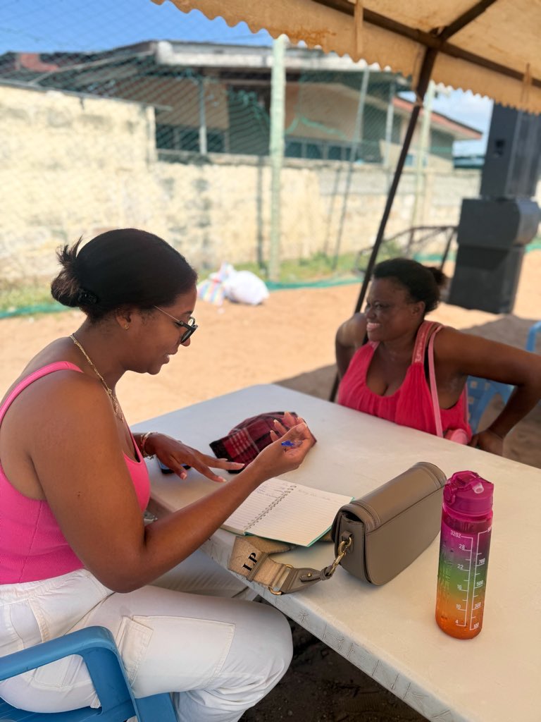 zubaidah_x's tweet image. Heeere💕
Currently at the Korle Gonno Tuesday Market, so if you know someone who needs to be checked please and them our way! Women AND men!