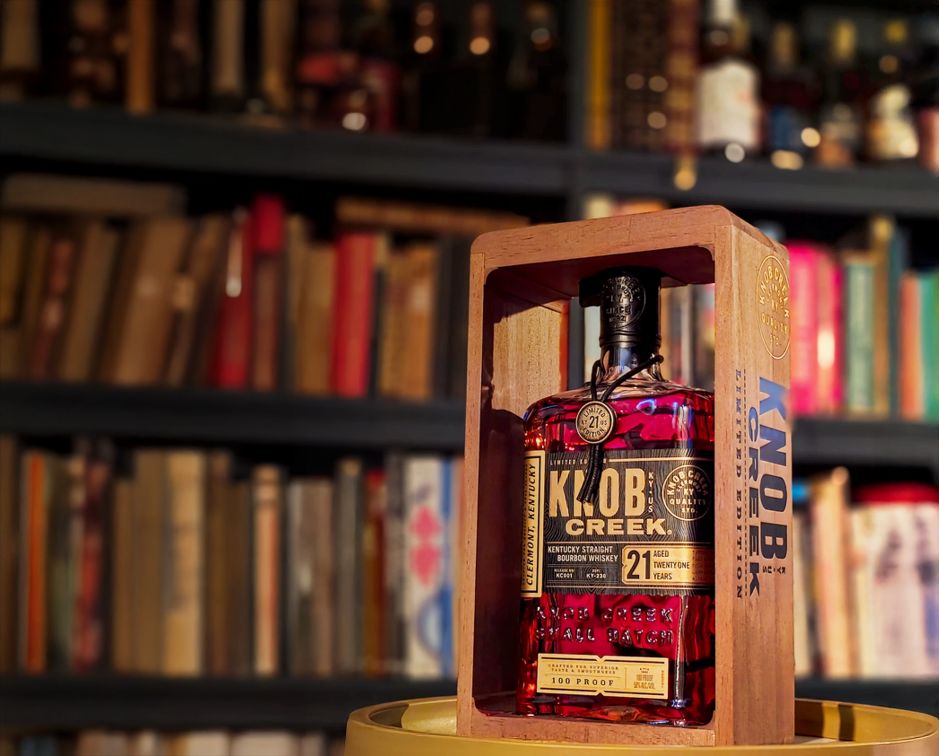 frootbatdotcom's tweet photo. Knob Creek 21-Year-Old Limited Edition Bourbon represents an unprecedented milestone in Jim Beam's portfolio, surpassing all previous age-stated releases with a 100-proof "oak monster" character that maintains sweetness sip after sip with cherry, caramel, and leather complexity without excessive tannin dryness. 

Buy now: https://t.co/3Gka655JwP