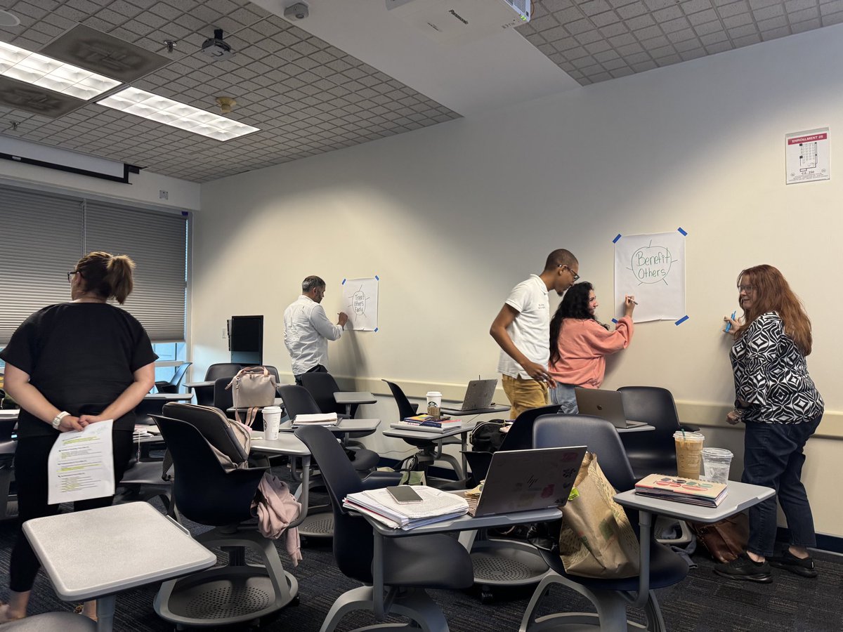 EdLeadershipFIU's tweet photo. Our Fall ‘25 Ed Leadership cohort learning from District leaders and engaging gallery walks! Want to join us? Applications for Fall ‘26 cohort are now open! #FIUEdLeadership https://t.co/aI7AEnCaoM