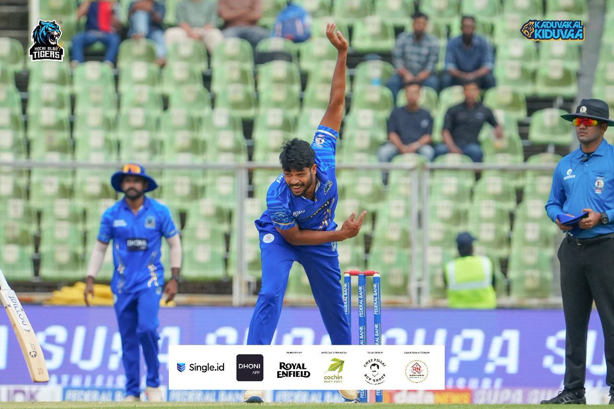Kochibluetigers's tweet photo. Glimpses of a captain, a leader, and the spirit of the Kochi Blue Tigers. 💙🐯
Saly Samson — calm in command, fierce in passion. ⚽🔥
#SalySamson #KochiBlueTigers #BlueTigersPride #Captain #TeamSpirit #FootballLeader #GameChanger #BlueLegacy #KochiSpirit #FootballPassion https://t.co/eSPajV2lM3