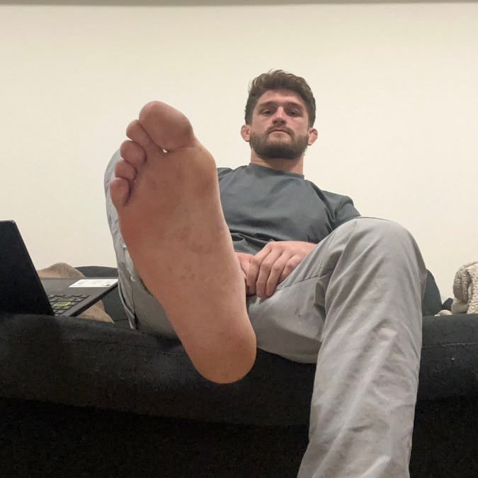 Manly Feet Club (42k) tweet media
