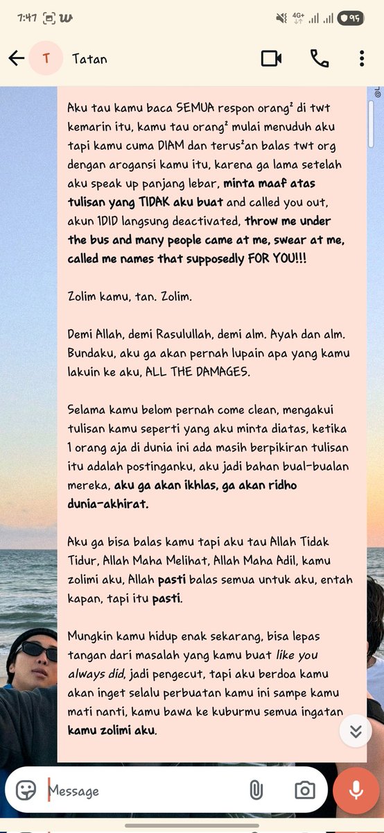niapi_'s tweet photo. Good evening. As I promised, I'll post conversations between me and Tania Levinia aka Tatan the owner of @onedirection_ID.

My text. I'm being dramatic, as I should since day 1. So this is what I sent to her. Long and dramatic, I'm so done.

*Conversation is in Bahasa Indonesia https://t.co/4gDAsCgXNN