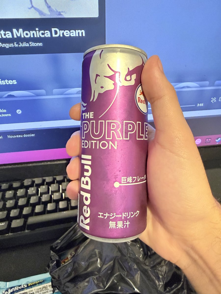 ceux qui critiquent je bois vos larme dans la meilleure redbull qui existe arigato