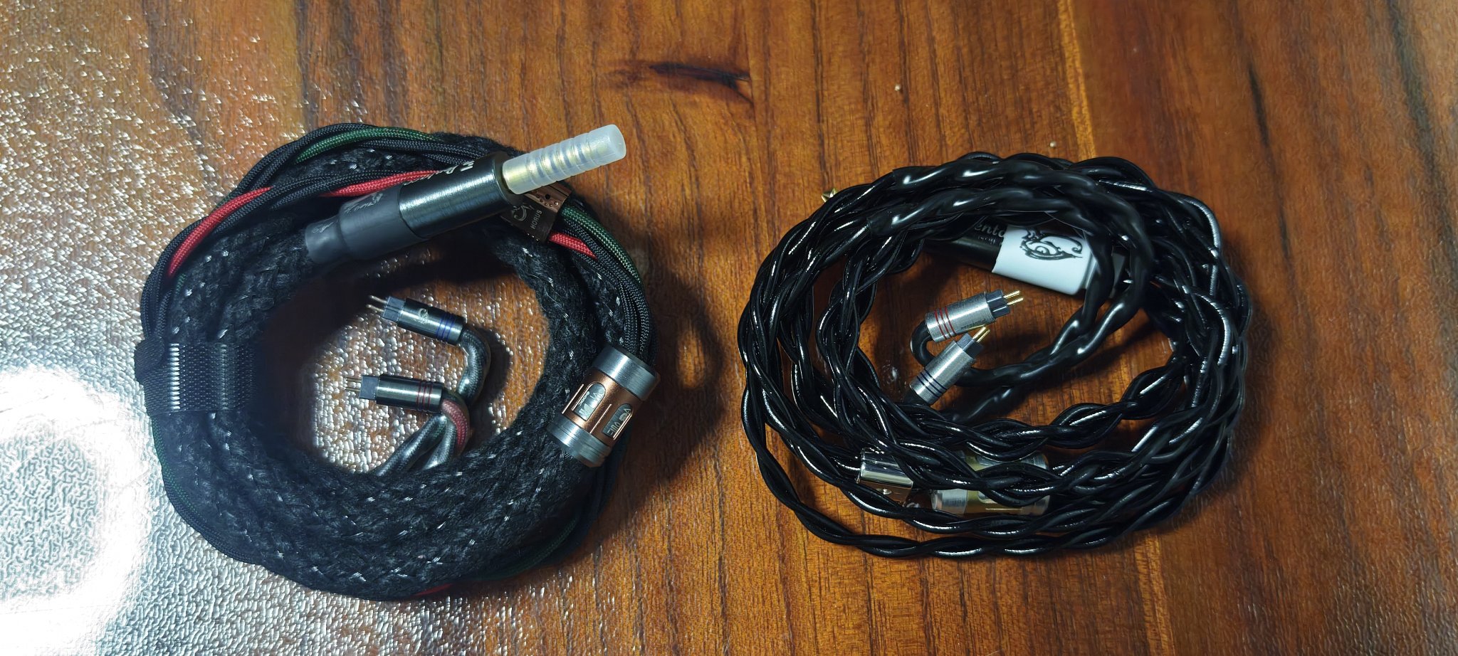 【ワンオーナー品】AüR Audio Æhta＋アップグレード4.4mmケーブル ワンオーナー品】AüR Audio Æhta＋アップグレード4.4mmケーブル