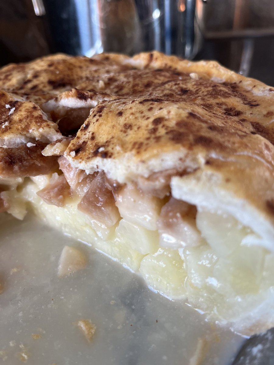 CiderFire's tweet image. ⁦@breakfasttv⁩ ⁦@DinaPugliese⁩ How About a #Pear Pie it doesn’t always have to be #Apple
