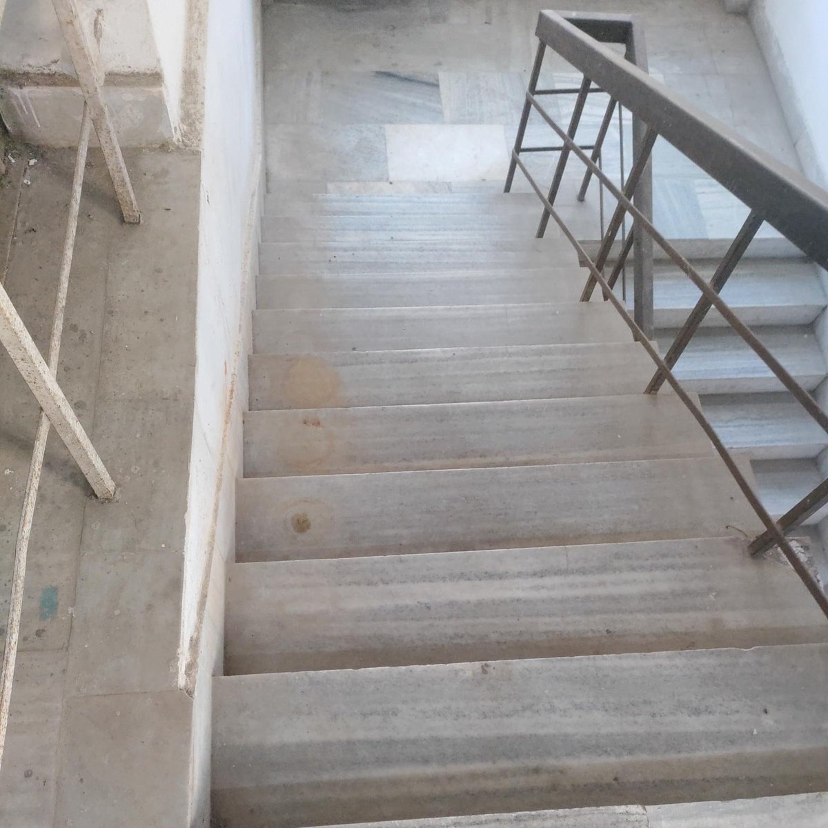 As part of Special Campaign 5.0, Bhubaneswar RO successfully organized a plantation drive and carried out office space cleaning.A clean workplace reflects discipline and commitment — let’s continue to uphold it. #SpecialCampaign5_0   <a href="/DFS_India/">DFS</a>