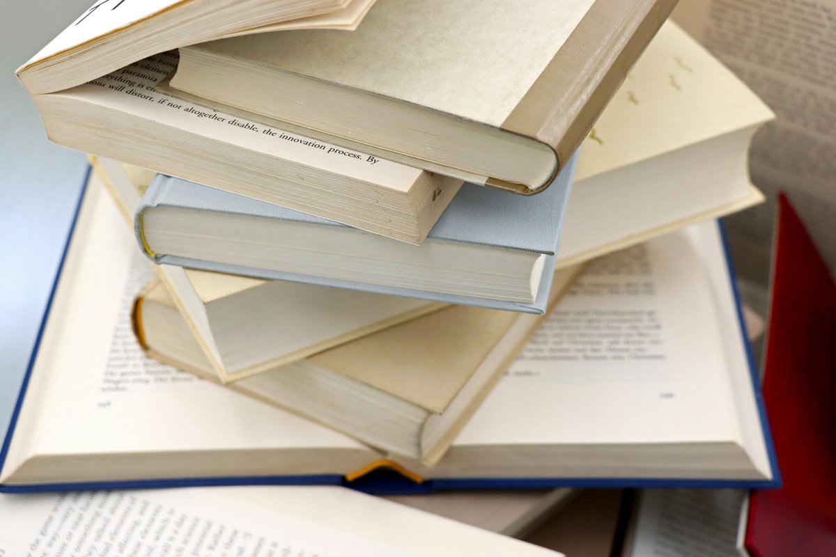 C. Staudinger, a PhD candidate of our Centre, will have the viva voce examination of her thesis, entitled "Zwischen Sprache(n) und Recht: Prufung und Revision mehrsprachiger Gesetzgebung in der Schweiz". 24.10.2025 | 10am (CET) | Onsite and online | More: bit.ly/viva-voce-stau….