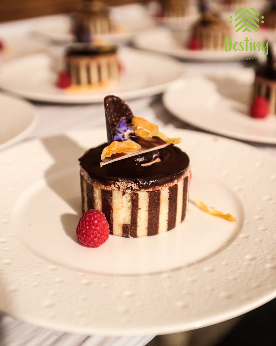 Destinycuisine_'s tweet image. Indulge your sweet tooth this National Dessert Day 🍰✨ From decadent cakes to irresistible dessert spreads, we’re serving up a fresh approach to all things delicious. Treat yourself, you deserve it! 😋 #DestinyCuisine #AFreshApproach #NationalDessertDay