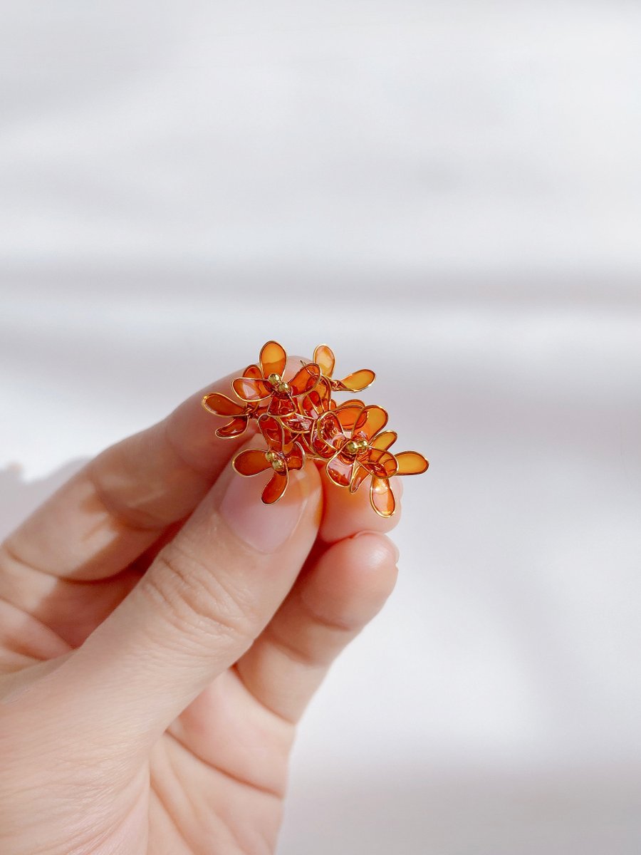 金木犀にはあなたの気を引くと言う花言葉があります。
気を引きたいと想う人はいますか？