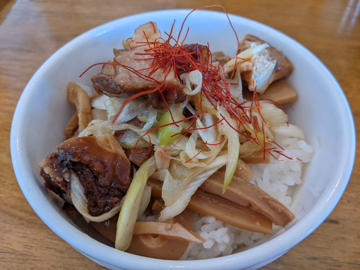 kanekobd's tweet photo. ①2025/9/27
ラーメン 浜ねっこ
★塩鶏そば
★メンマめし

②2025/10/5
麺屋シキ
★2周年限定　吉次の3種麺
★鯛めし https://t.co/ikP89UL7c6