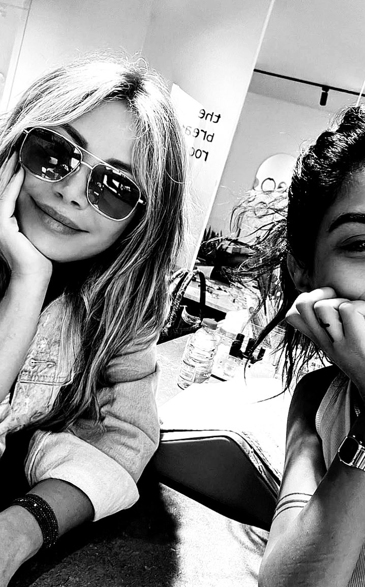 طل القمر ❣️❣️❣️❣️
#سلافه_معمار